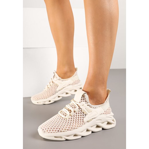 Beżowe Siateczkowe Buty Sportowe Sneakersy na Grubej Tłoczonej Podeszwie Telarienna ze sklepu born2be.pl w kategorii Buty sportowe damskie - zdjęcie 178582946