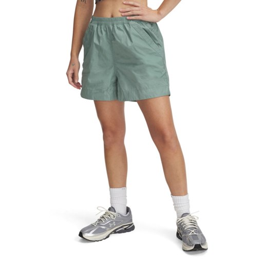 Damskie spodenki treningowe Under Armour UA Unstoppable Utility Short - zielone ze sklepu Sportstylestory.com w kategorii Szorty - zdjęcie 178599107