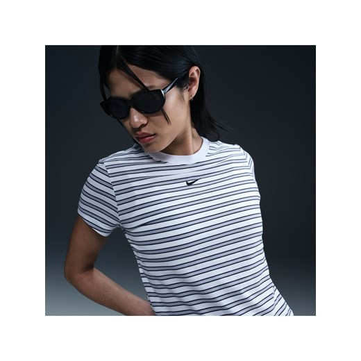 Damski dopasowany T-shirt w paski Nike Sportswear Chill Knit - Biel Nike L (EU 44-46) Nike poland
