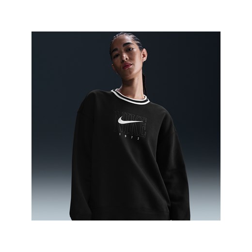 Damska bluza dresowa z półokrągłym dekoltem i grafiką o kroju oversize Nike Sportswear Phoenix Fleece - Czerń ze sklepu Nike poland w kategorii Bluzy damskie - zdjęcie 178602345