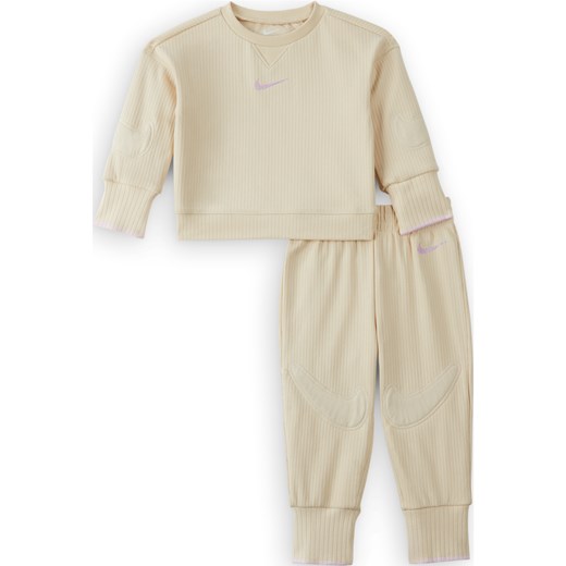 Dwuczęściowy zestaw dla niemowląt Nike „Ready, Set” - Brązowy ze sklepu Nike poland w kategorii Odzież dla niemowląt - zdjęcie 178602679