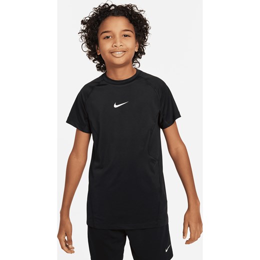 Koszulka z krótkim rękawem dla dużych dzieci (chłopców) Dri-FIT Nike Pro - Czerń ze sklepu Nike poland w kategorii T-shirty chłopięce - zdjęcie 178603309