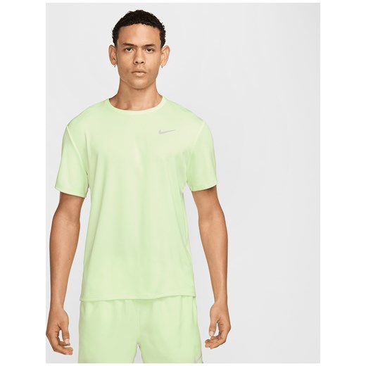 Męska koszulka z krótkim rękawem do biegania Nike Dri-FIT UV Miler - Żółty ze sklepu Nike poland w kategorii T-shirty męskie - zdjęcie 178603395