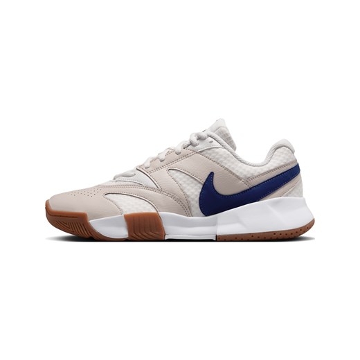 Damskie buty do tenisa NikeCourt Lite 4 - Biel ze sklepu Nike poland w kategorii Buty sportowe damskie - zdjęcie 178603855