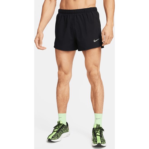 Męskie spodenki do biegania z wszytą bielizną Dri-FIT Nike Fast 8 cm - Czerń ze sklepu Nike poland w kategorii Spodenki męskie - zdjęcie 178604728