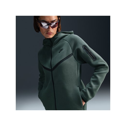 Damska bluza z kapturem i zamkiem na całej długości Nike Sportswear Tech Fleece Windrunner - Zieleń ze sklepu Nike poland w kategorii Bluzy damskie - zdjęcie 178607319