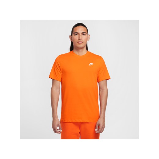T-shirt męski Nike Sportswear Club - Pomarańczowy ze sklepu Nike poland w kategorii T-shirty męskie - zdjęcie 178608176