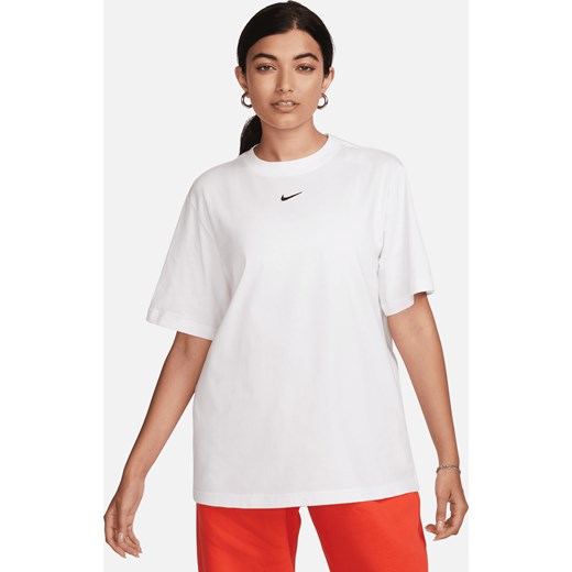 T-shirt damski Nike Sportswear Essential - Biel ze sklepu Nike poland w kategorii Bluzki damskie - zdjęcie 178608609
