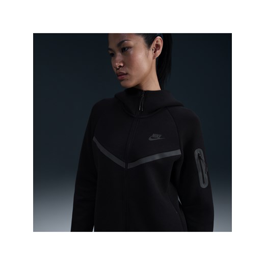 Damska bluza z kapturem i zamkiem na całej długości Nike Sportswear Tech Fleece Windrunner - Czerń ze sklepu Nike poland w kategorii Bluzy damskie - zdjęcie 178608965