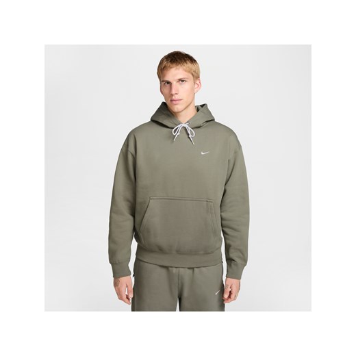 Męska dzianinowa bluza z kapturem Nike Solo Swoosh - Zieleń ze sklepu Nike poland w kategorii Bluzy męskie - zdjęcie 178609086