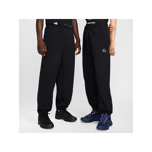 Spodnie Therma-FIT Repel „Tuff Fleece” Nike ACG Lungs - Czerń ze sklepu Nike poland w kategorii Spodnie męskie - zdjęcie 178609288