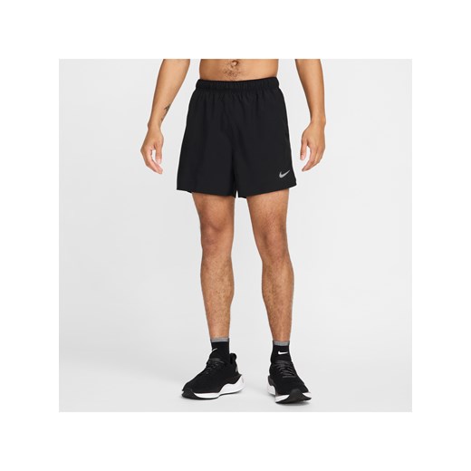 Męskie uniwersalne spodenki 2 w 1 Dri-FIT Nike Challenger 13 cm - Czerń ze sklepu Nike poland w kategorii Spodenki męskie - zdjęcie 178609347