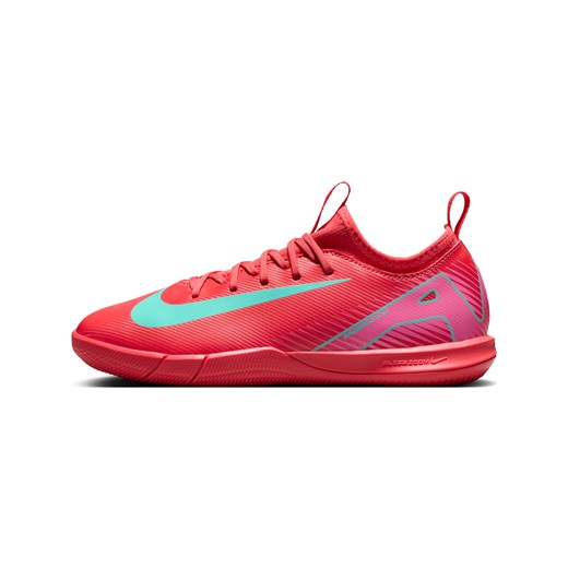 Halowe buty piłkarskie typu low top dla małych/dużych dzieci Nike Jr. Mercurial Vapor 16 Academy - Czerwony ze sklepu Nike poland w kategorii Buty sportowe dziecięce - zdjęcie 178609645