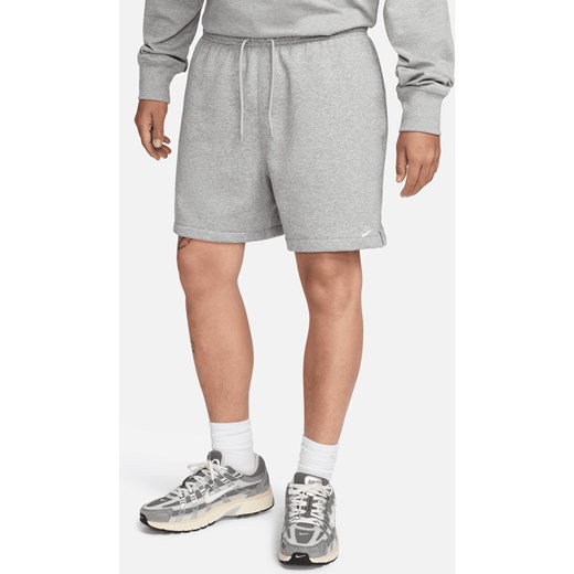 Męskie luźne spodenki z dzianiny dresowej Nike Club - Szary ze sklepu Nike poland w kategorii Spodenki męskie - zdjęcie 178610219