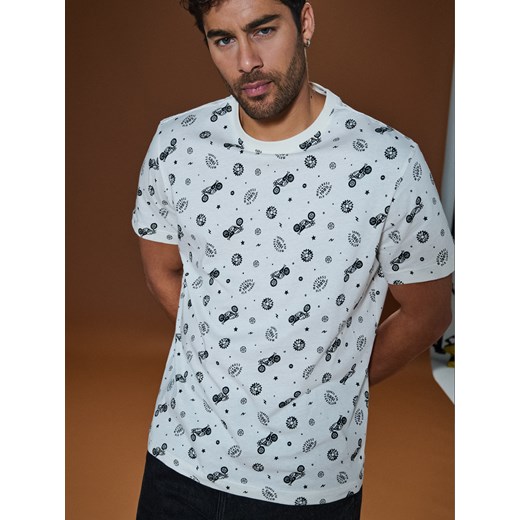 T-shirt męski Sinsay w nadruki 