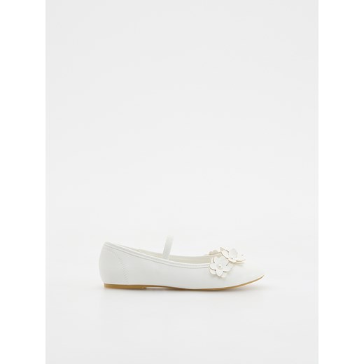 Reserved - Balerinki z kwiatkiem - biały Reserved 34 Reserved