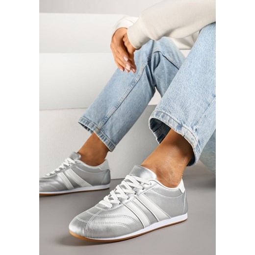 Srebrno-Białe Sznurowane Sneakersy w Stylu Tenisówek Liavessa ze sklepu born2be.pl w kategorii Buty sportowe damskie - zdjęcie 178626156