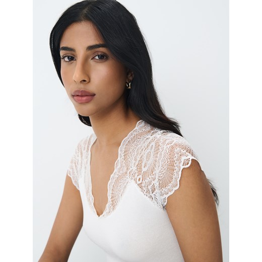 Bluzka damska biała Mohito casual 