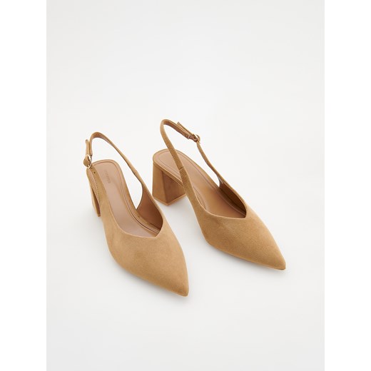 Reserved - Czółenka z odkrytą piętą - beżowy Reserved 35 Reserved