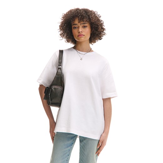 Cropp - Biała gładka koszulka oversize - biały ze sklepu Cropp w kategorii Bluzki damskie - zdjęcie 178657929