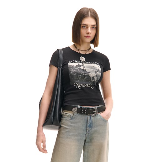 Cropp - Czarny T-shirt z nadrukiem - czarny ze sklepu Cropp w kategorii Bluzki damskie - zdjęcie 178657965