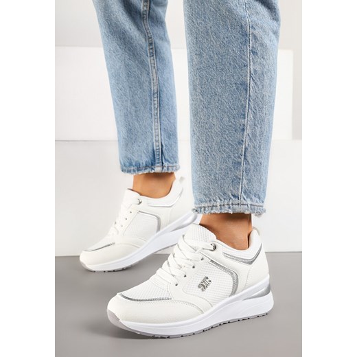 Białe Sneakersy na Koturnie z Metalicznymi Ozdobami Lavselia ze sklepu born2be.pl w kategorii Buty sportowe damskie - zdjęcie 178658417