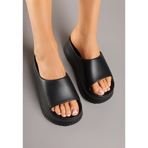 Klapki damskie Born2be bez zapięcia 