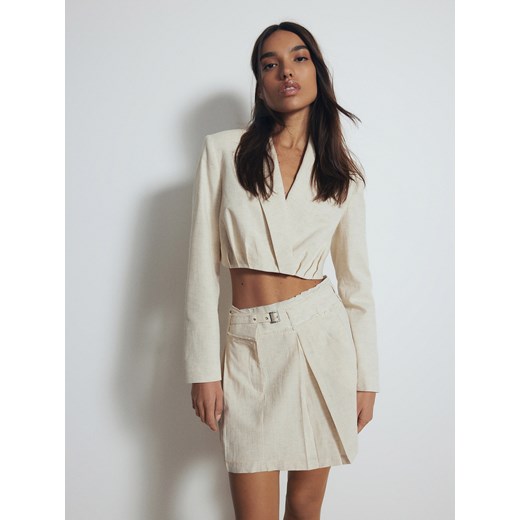 Reserved - Krótka marynarka z domieszką lnu - beżowy ze sklepu Reserved w kategorii Marynarki damskie - zdjęcie 178664909