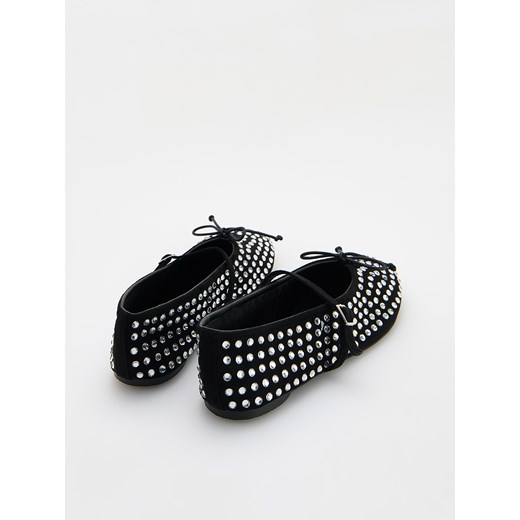 Reserved - Baleriny z połyskującymi aplikacjami - czarny Reserved 36 Reserved