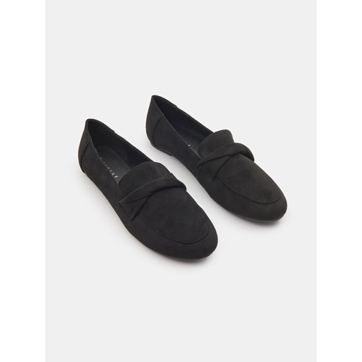 Sinsay - Loafersy z imitacji zamszu - czarny Sinsay 40 Sinsay