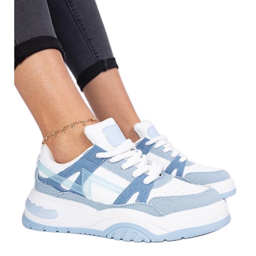 Jeansowe sneakersy z grubymi sznurówkami niebieskie ze sklepu ButyModne.pl w kategorii Buty sportowe damskie - zdjęcie 178735689