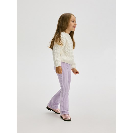 Reserved - Prążkowane spodnie - lawendowy ze sklepu Reserved w kategorii Spodnie dziewczęce - zdjęcie 178744965