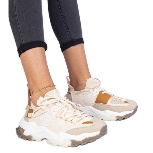 Beżowe sneakersy damskie ze skarpetkową cholewką beżowy ze sklepu ButyModne.pl w kategorii Buty sportowe damskie - zdjęcie 178756427
