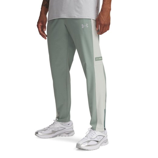 Męskie spodnie treningowe Under Armour UA Woven Utility Pants - zielone ze sklepu Sportstylestory.com w kategorii Spodnie męskie - zdjęcie 178774838