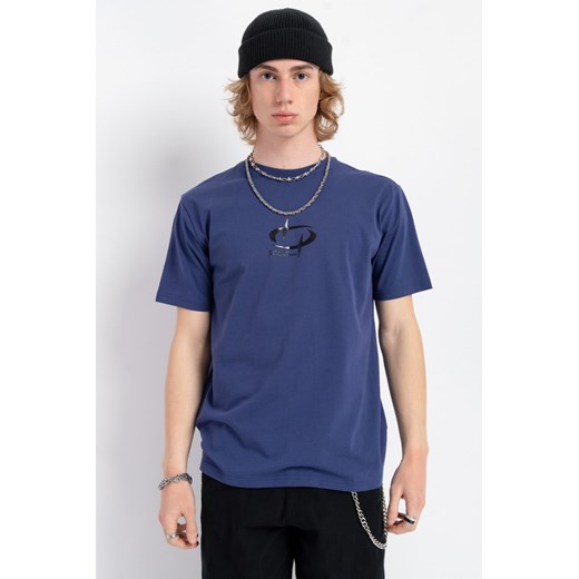 Granatowy t-shirt z minimalistyczną grafiką z przodu, rozmiar - 170, kolor - granatowy ze sklepu REPORTER w kategorii T-shirty chłopięce - zdjęcie 178783868