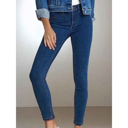 Sinsay - Jeansy skinny mid waist - granatowy ze sklepu Sinsay w kategorii Jeansy damskie - zdjęcie 178809875