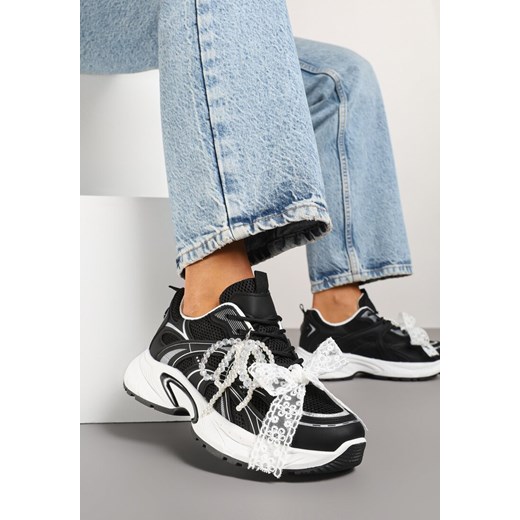 Czarne Sneakersy Ozdobione Geometrycznym Motywem Kokardą i Koralikami Saralinae ze sklepu born2be.pl w kategorii Buty sportowe damskie - zdjęcie 178811047