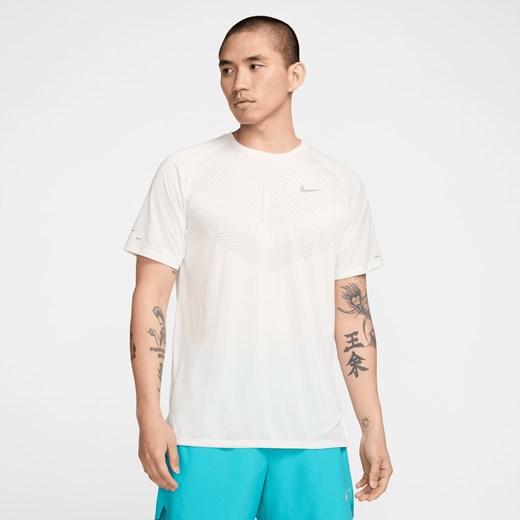 T-shirt męski Nike w sportowym stylu