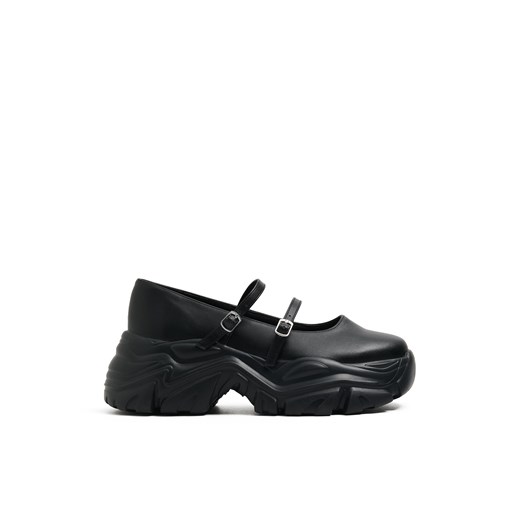 Cropp - Buty na platformie z cholewką w stylu Mary Jane - czarny ze sklepu Cropp w kategorii Półbuty damskie - zdjęcie 178824007