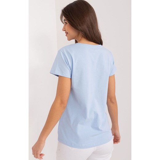 Jasnoniebieski t-shirt damski z naszywkami RV-BZ-9622.16X, Kolor jasnoniebieski, Rozmiar S/M, BASIC FEEL GOOD ze sklepu Intymna w kategorii Bluzki damskie - zdjęcie 178915815