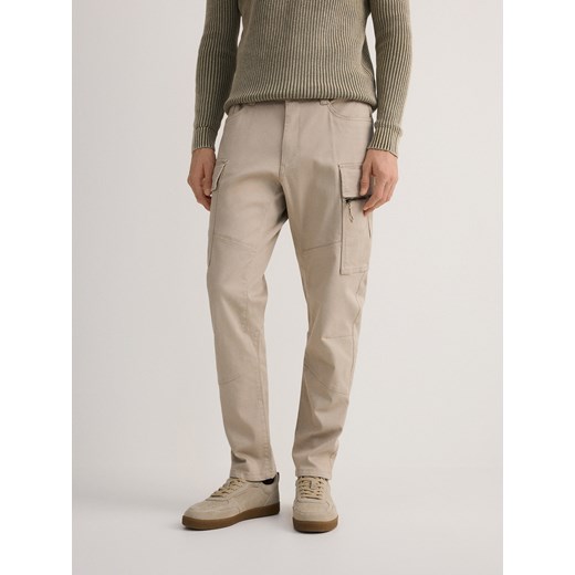 Reserved - Spodnie cargo slim fit - beżowy ze sklepu Reserved w kategorii Spodnie męskie - zdjęcie 178951795