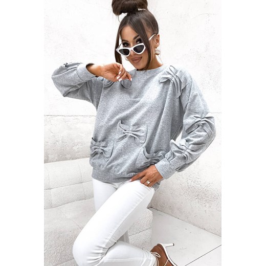 BLUZA Z OZDOBNYMI KOKARDAMI- SZARA ze sklepu olika.com.pl w kategorii Bluzy damskie - zdjęcie 178958085