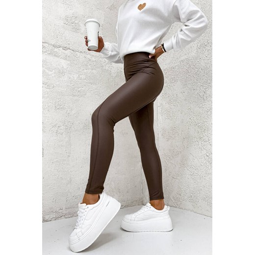 WOSKOWANE LEGGINSY Z WYSOKIM STANEM Z PRZESZYCIAMI- CIEMNY BRĄZ ze sklepu olika.com.pl w kategorii Spodnie damskie - zdjęcie 178959197