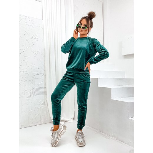 WELUROWY KOMPLET DRESOWY Z NASZYWKĄ NA RĘKAWIE- BUTELKOWA ZIELEŃ ze sklepu olika.com.pl w kategorii Dresy damskie - zdjęcie 178963015