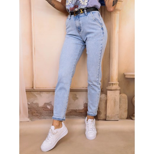 JASNE SPODNIE JEANSOWE MOM FIT+ PASEK ze sklepu olika.com.pl w kategorii Jeansy damskie - zdjęcie 178965257