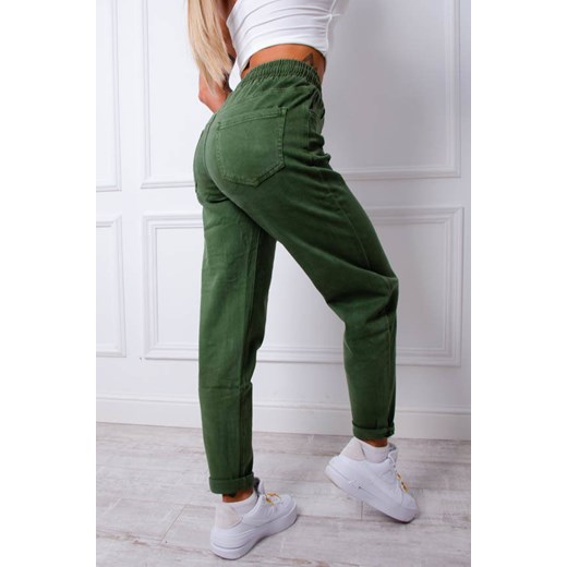 SPODNIE JEANSOWE MOM FIT Z GUMĄ I SZNURKAMI W PASIE- CIEMNA ZIELEŃ ze sklepu olika.com.pl w kategorii Jeansy damskie - zdjęcie 178965378
