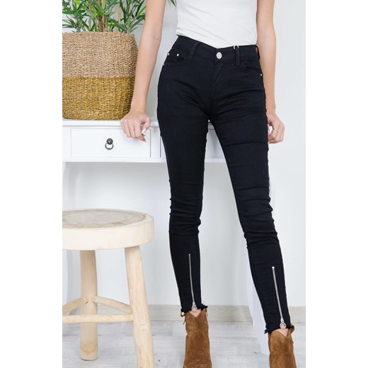 CZARNE SPODNIE PUSH UP Z ZAMKAMI XS-3XL Olika M olika.com.pl okazja