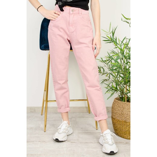 RÓŻOWE SPODNIE JEANSOWE MOM FIT-WYSOKI STAN ze sklepu olika.com.pl w kategorii Jeansy damskie - zdjęcie 178966425