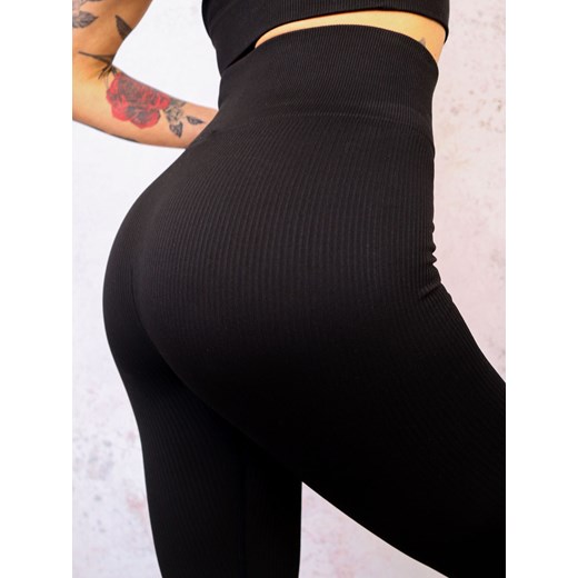 KOMPLET PRĄŻKOWANY LEGGINSY+ TOP ZAPINANY NA ZAMEK- CZARNY Olika uniwersalny olika.com.pl