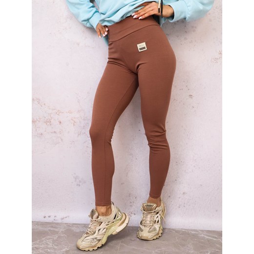 LEGGINSY PRĄŻKOWANE Z NASZYWKĄ- CIEMNY BRĄZ ze sklepu olika.com.pl w kategorii Spodnie damskie - zdjęcie 178967387